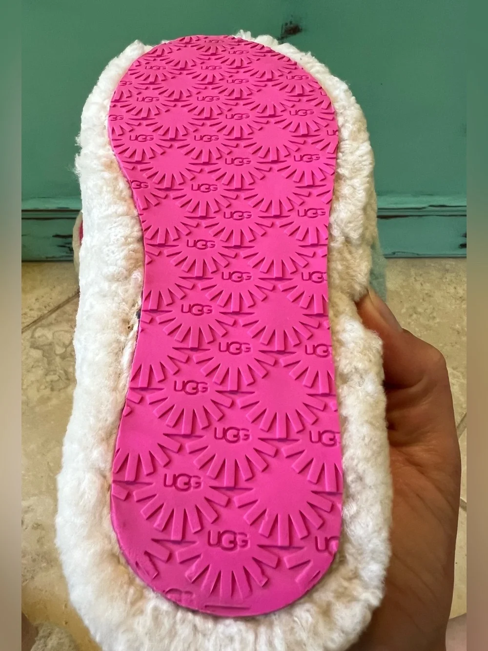 UGG Fluff Yeah Rainbow Slide Slipper Sandals Big Kid Size 1